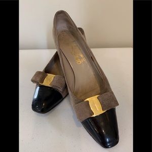 Ferragamo 8AAA Taupe Suede Flats with Black Toe
